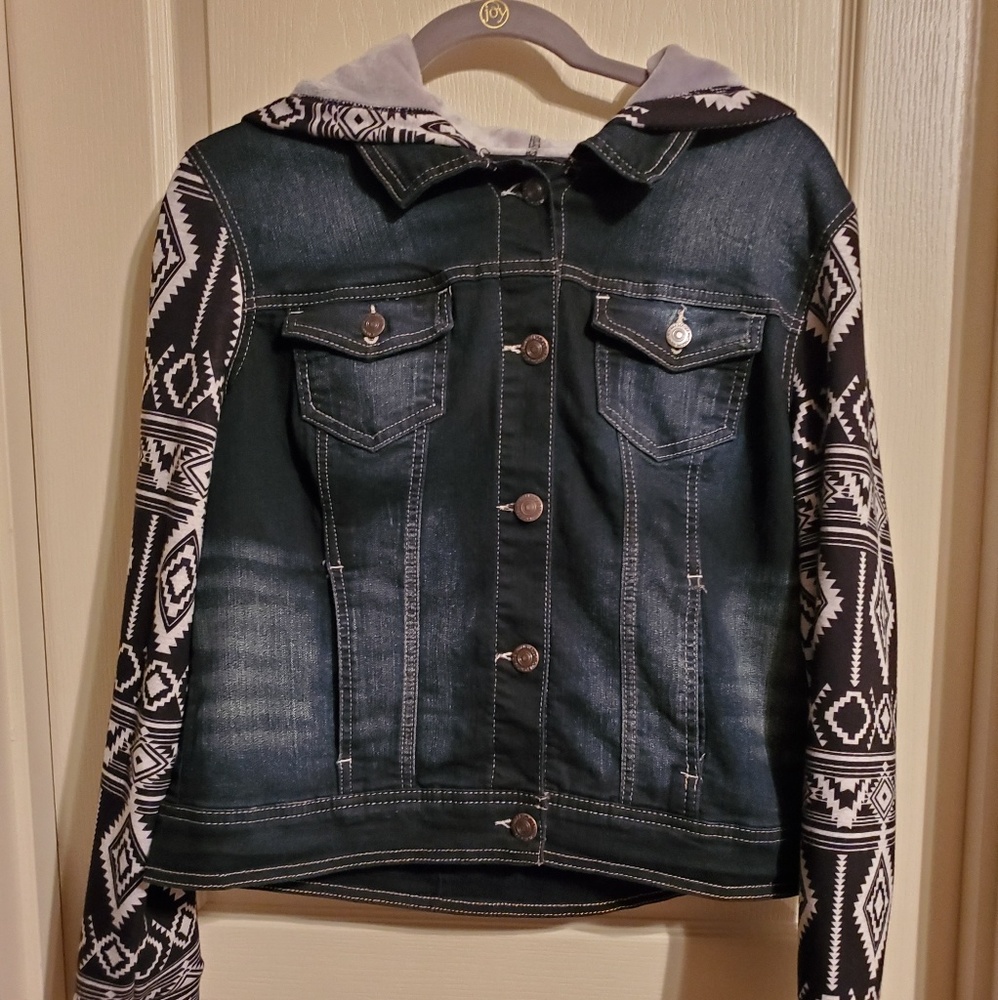 Jean jacket - Picture 2 of 3
